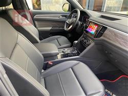 ڤۆڵکسواگن ئەتڵەس کرۆس سپۆرت